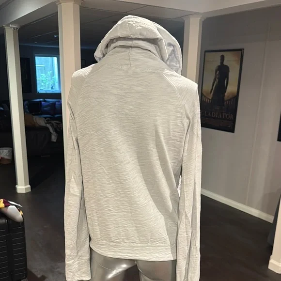 Leallo Cottok zip up top - Picture 3 of 3